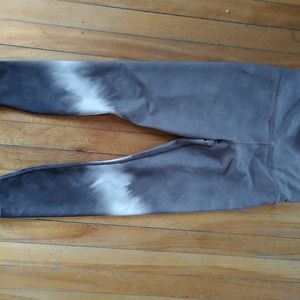 Brown tie tied leggings.